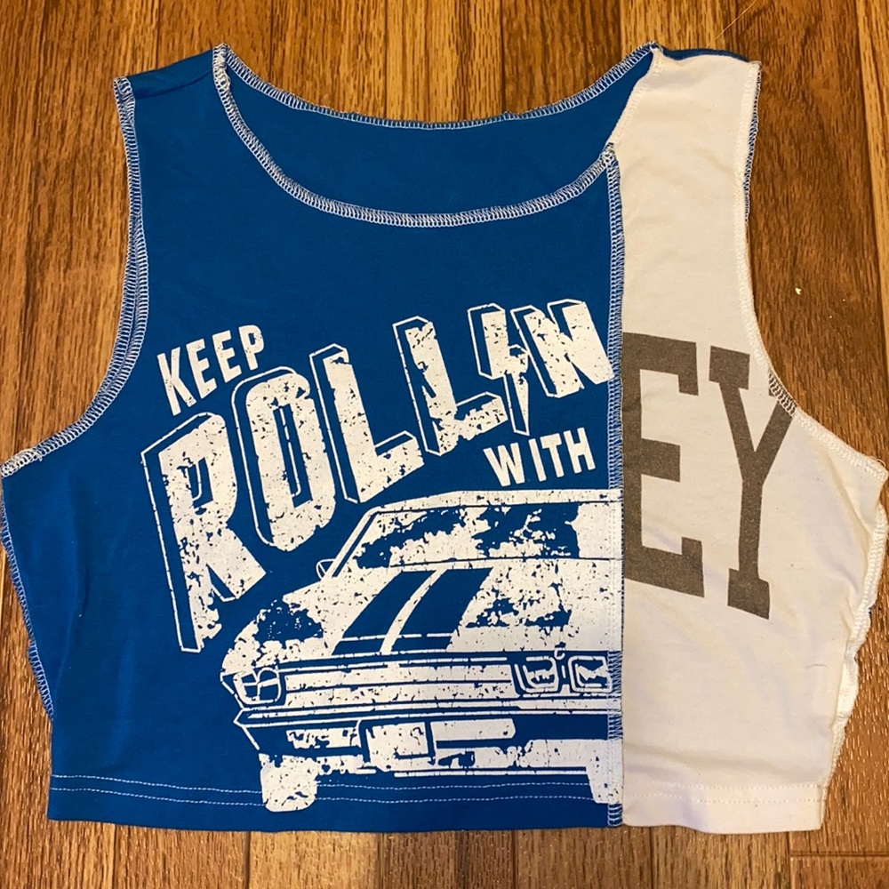 graphic cropped tank top